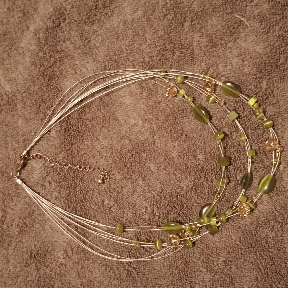 2 green beaded necklace X1 new/ X1 vintage